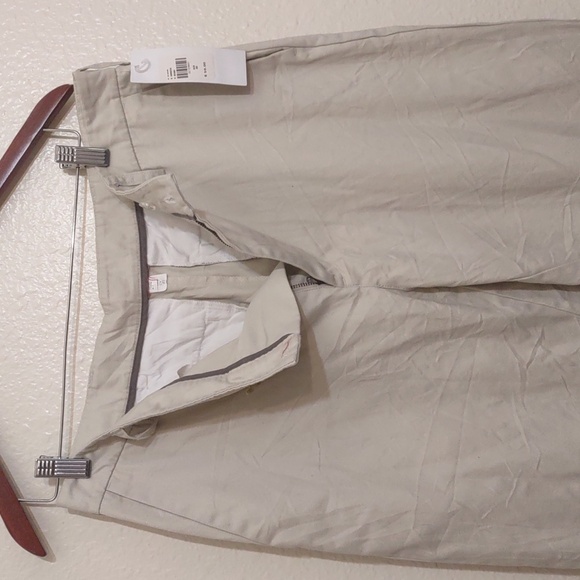 NWT URBAN OUTFITTERS KHAKI SIZE 32 - Picture 4 of 6